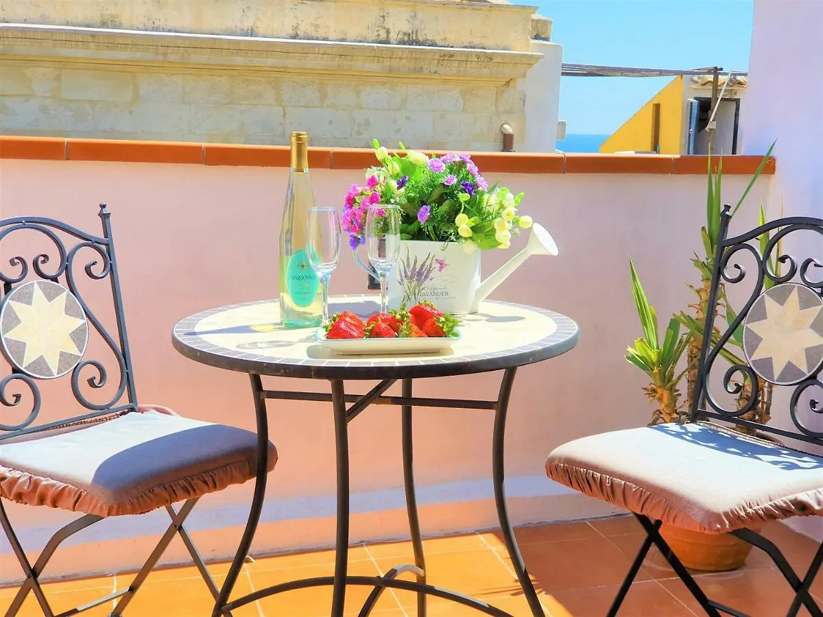 Apartment Una Terrazza Per Due Syracuse