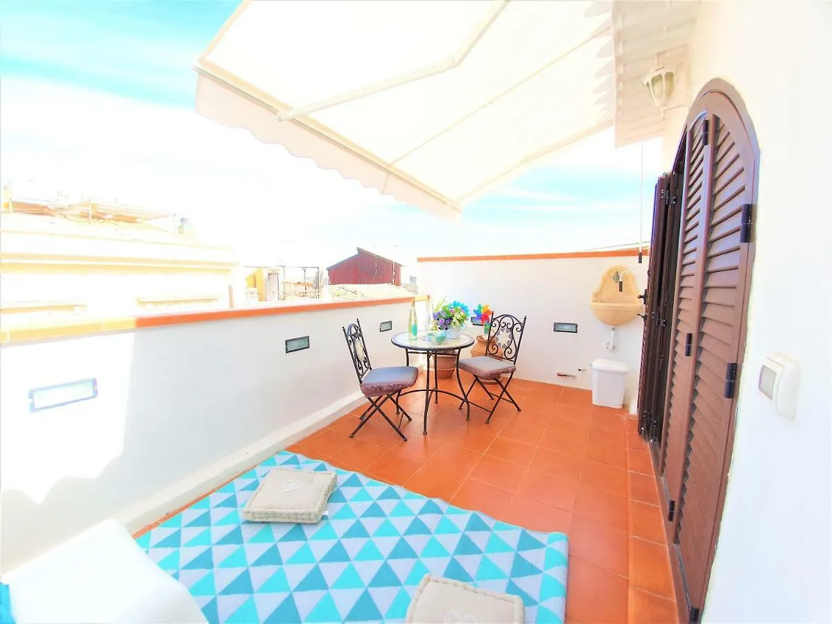 Apartment Una Terrazza Per Due Syracuse